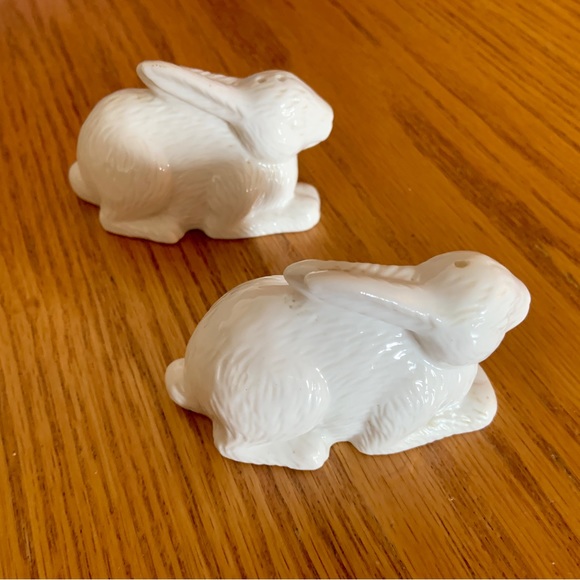 Ceramic Rabbits Salt and Pepper Set - Picture 3 of 7